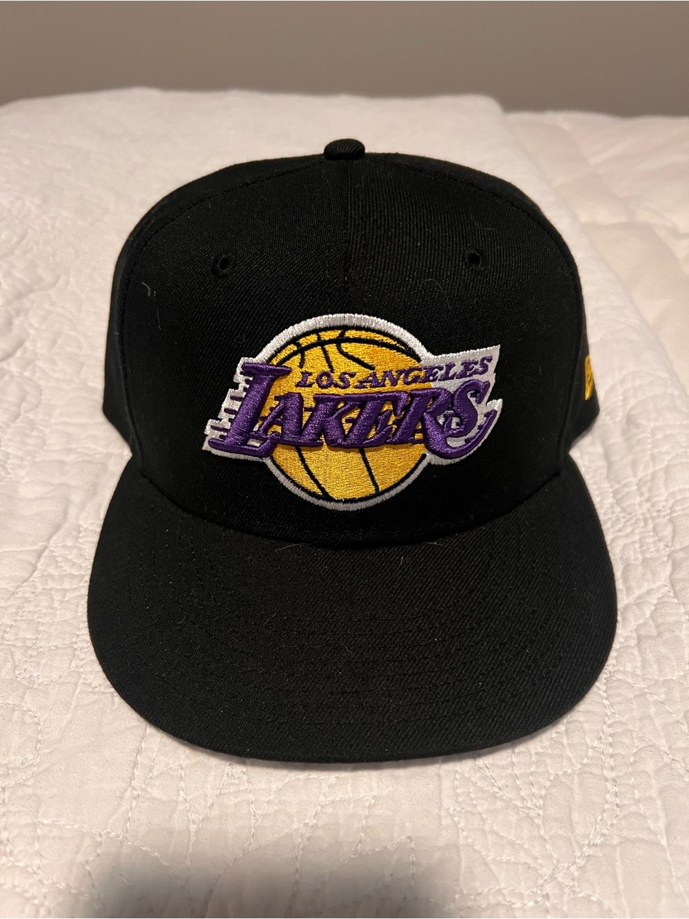 New Era Los Angeles Lakers Black Fitted Cap size  7 5/8
